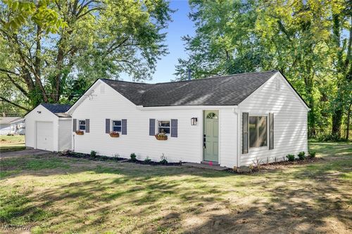 1125 Prospect St, Barberton, OH, 44203-7578 | Card Image