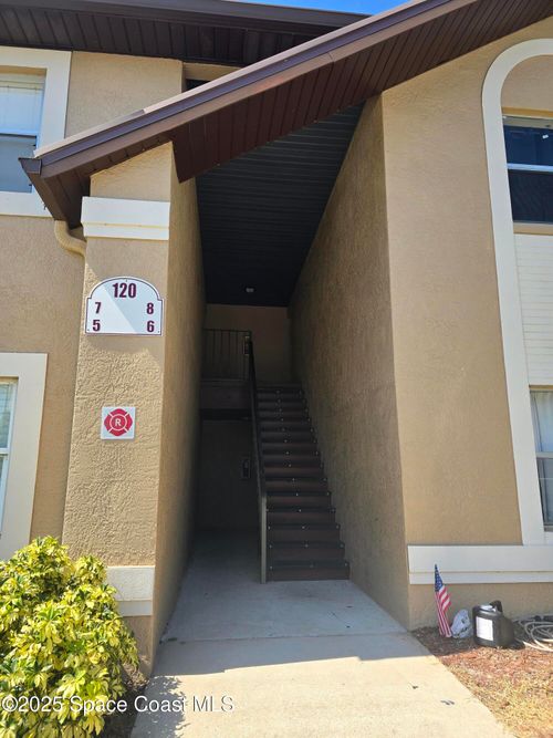 8-120 Summer Pl, MERRITT ISLAND, FL, 32953-4018 | Card Image