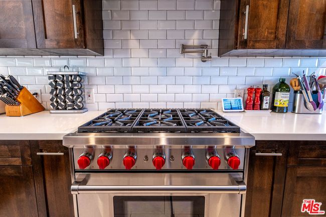 14563 Round Valley Dr, House other with 4 bedrooms, 2 bathrooms and 2 parking in Sherman Oaks CA | Image 14