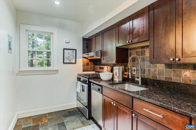 APT-2 - 2405 Barracks Ct, Condo with 2 bedrooms, 1 bathrooms and null parking in CHARLOTTESVILLE VA | Image 8