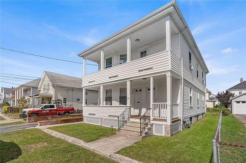 208 Suffolk Ave, Pawtucket, RI, 02861-2143 | Card Image