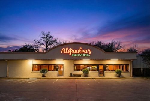 401 N Jefferson St, La Grange, TX, 78945-1929 | Card Image