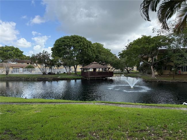 APT-9E - 5170 Sw 40 Th Ave, Condo with 2 bedrooms, 2 bathrooms and null parking in Fort Lauderdale FL | Image 14