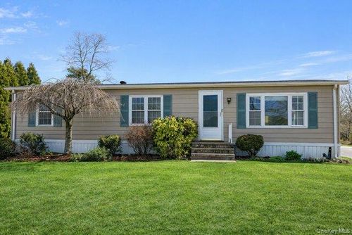 415-1661 Old Country Rd, Riverhead, NY, 11901-4408 | Card Image