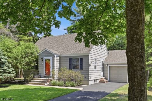 156 N Hillside Ave, Chatham, NJ, 07928-2829 | Card Image