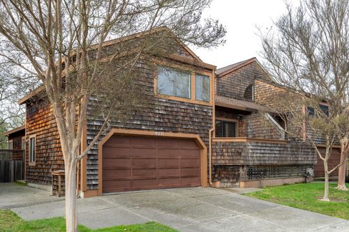 9231 Lakewood Drive, Windsor, CA, 95492 | Card Image