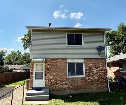 536 Aller Ave, Elgin, IL, 60120-8137 | Card Image