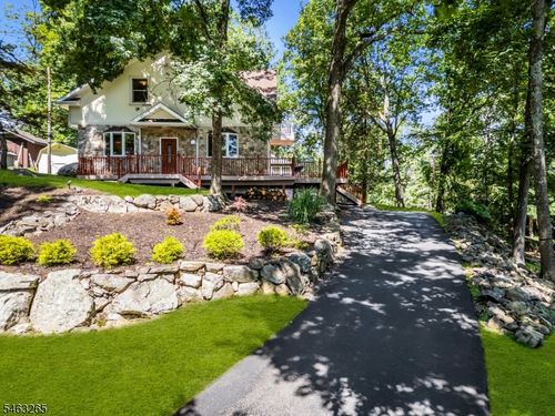 104 Bishop Rock Rd, Hopatcong, NJ, 07843-1905 | Card Image