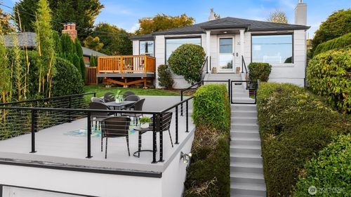 3257 37th Ave Sw, Seattle, WA, 98126-2214 | Card Image