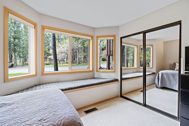10-Gbed-window | Image 10