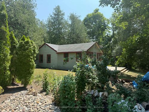 8 Sturgeon Glen Rd, Fenelon Falls, ON, K0M1N0 | Card Image