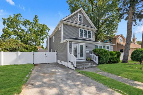 2 Canandaigua Ave, West Hempstead, NY, 11552-4356 | Card Image