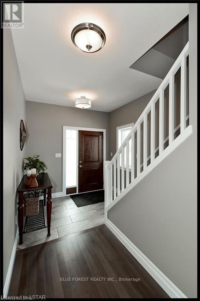 68 5 Stakes St, House other with 4 bedrooms, 3 bathrooms and 7 parking in St Thomas ON | Image 4