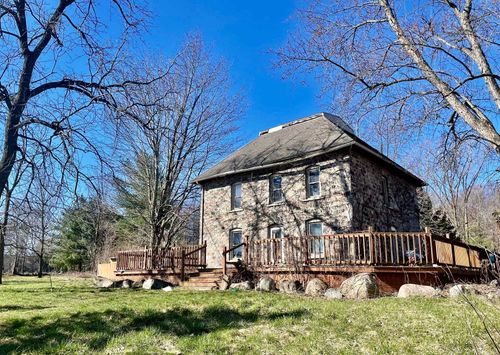 5660 Mill St, Peck, MI, 48466-9509 | Card Image