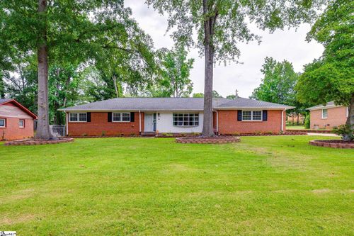 217 Navaho Dr, Spartanburg, SC, 29301-2829 | Card Image