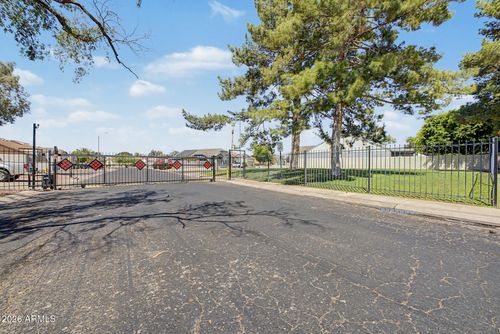 10405 N 65th Dr, Glendale, AZ, 85302-1065 | Card Image
