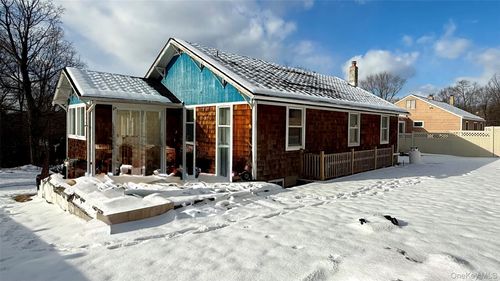 3240 Hollywood St, Mohegan Lake, NY, 10547-1710 | Card Image