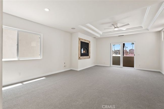 326 6 Th St, House other with 4 bedrooms, 5 bathrooms and 2 parking in Huntington Beach CA | Image 37