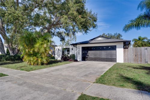 13469 Sol Vista Dr, LARGO, FL, 33774-4605 | Card Image