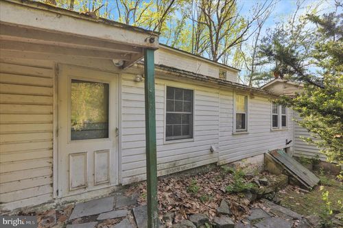 100 Walnuttown Rd, FLEETWOOD, PA, 19522-8955 | Card Image