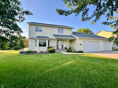 1007 3rd Ave Ne, Barnesville, MN, 56514-3524 | Card Image