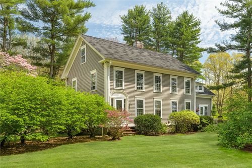 4 Torrey Rd, Cumberland, RI, 02864-1220 | Card Image
