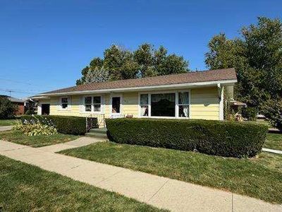 815 10th Street, House other with 3 bedrooms, 1 bathrooms and 1 parking in FULTON IL | Image 2