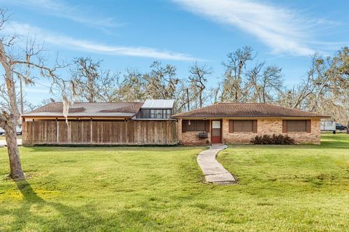 2807 County Road 510z, Brazoria, TX, 77422-6324 | Card Image