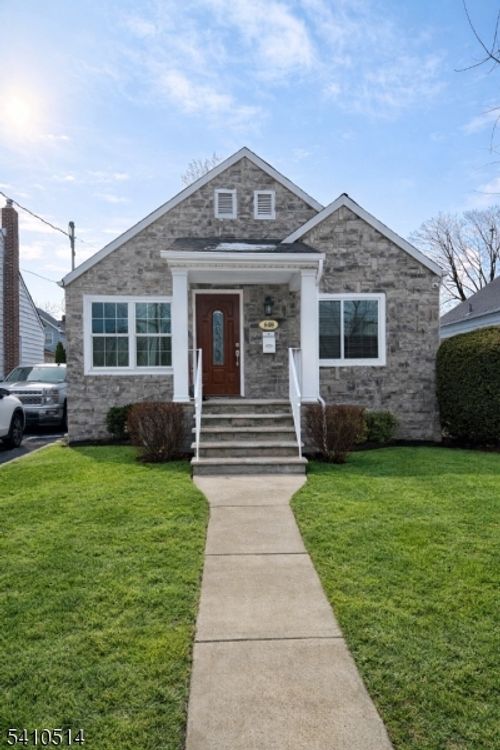 608 Galloping Hill Rd, Roselle Park, NJ, 07204-1722 | Card Image