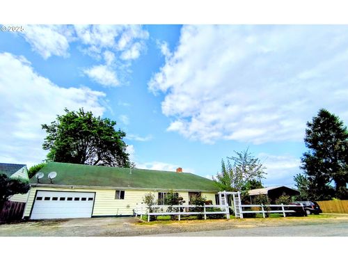 123 1st St, Dillard, OR, 97432-5005 | Card Image