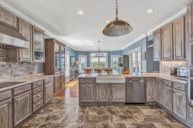 220 Village Lane (25) | Image 17