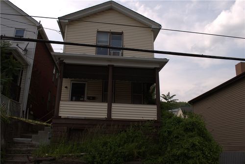 318 W 8th Ave, Tarentum, PA, 15084-1342 | Card Image