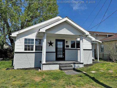 1013 10th St, Nitro, WV, 25143-1927 | Card Image
