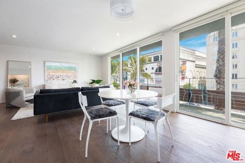 302-1425 N Crescent Heights Blvd, West Hollywood, CA, 90048-2204 | Card Image