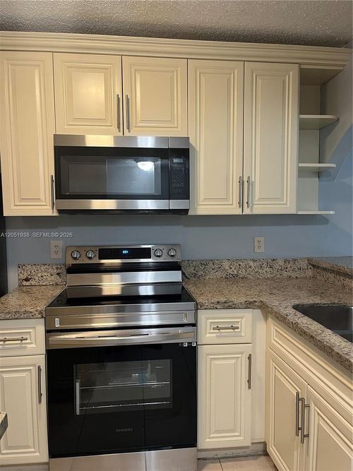 202-2740 Forest Hills Blvd, Coral Springs, FL, 33065-5492 | Card Image