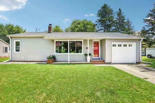 220 7th Street, Prairie Du Sac, WI, 53578 | Card Image