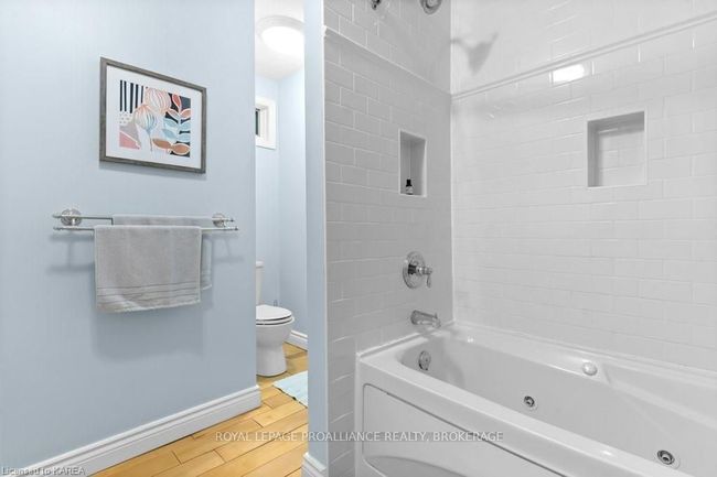 8 Forest Dr, House other with 3 bedrooms, 3 bathrooms and 6 parking in Kingston ON | Image 31