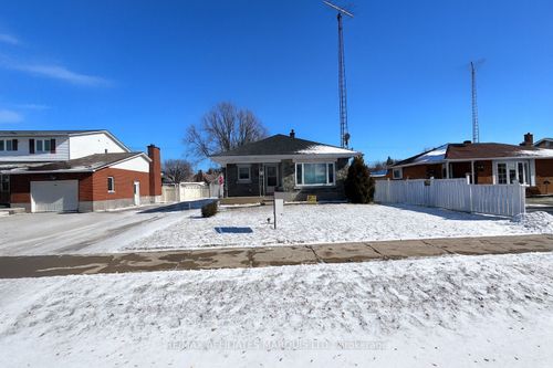 53 Fifth St E, South Dundas, ON, K0C1X0 | Card Image