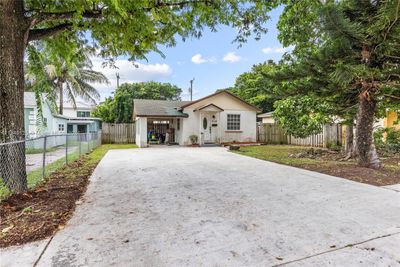 2118 Cleveland St, House other with 3 bedrooms, 2 bathrooms and null parking in Hollywood FL | Image 2