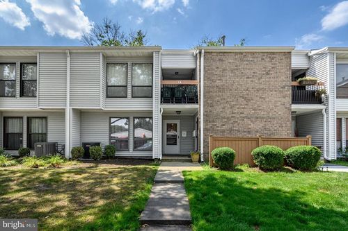 l-1 Lake Dr, East Windsor, NJ, 08520-5300 | Card Image