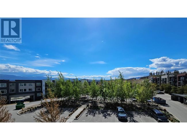 301 - 775 Academy Way, Condo with 3 bedrooms, 3 bathrooms and 1 parking in Kelowna BC | Image 8