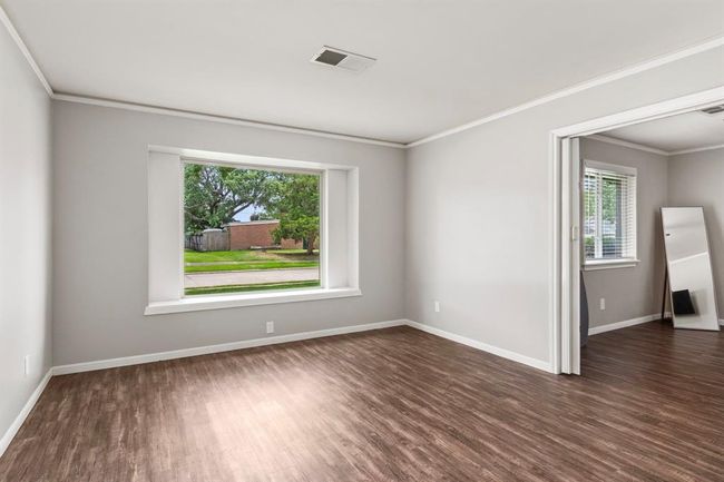 211 Cedar Ln, House other with 4 bedrooms, 2 bathrooms and 2 parking in El Lago TX | Image 7