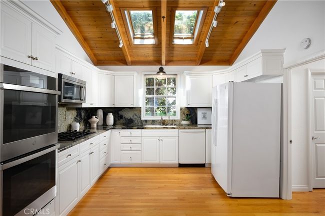2130 Glenneyre St, House other with 2 bedrooms, 2 bathrooms and 2 parking in Laguna Beach CA | Image 13