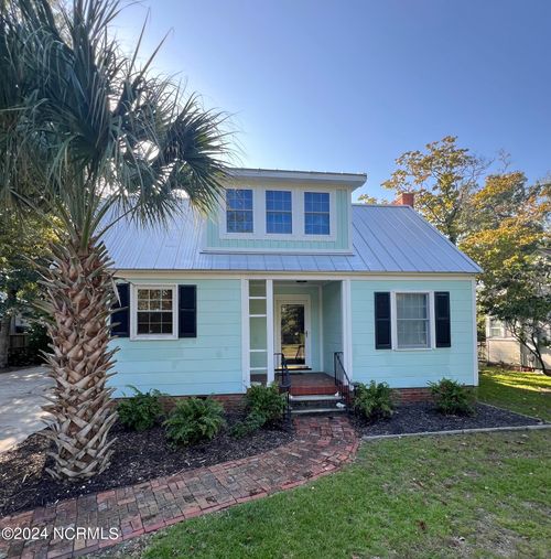 115 Noyes Ave, Morehead City, NC, 28557-3231 | Card Image