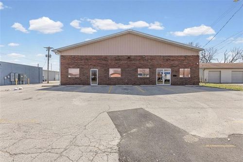 702 Sw South Ave, Blue Springs, MO, 64015-4243 | Card Image