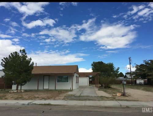 728 Bennett St, Ridgecrest, CA, 93555-2453 | Card Image