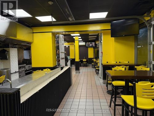 1647 Queen St W, Toronto, ON, M6R1A9 | Card Image