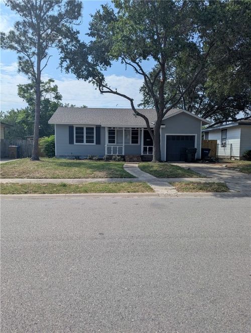 805 Anderson St, Corpus Christi, TX, 78411-2403 | Card Image