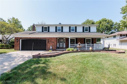 17107 Hunting Meadows Dr, Strongsville, OH, 44136-6227 | Card Image