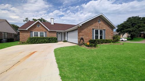 500 Rosewood Ln, Forney, TX, 75126-9370 | Card Image